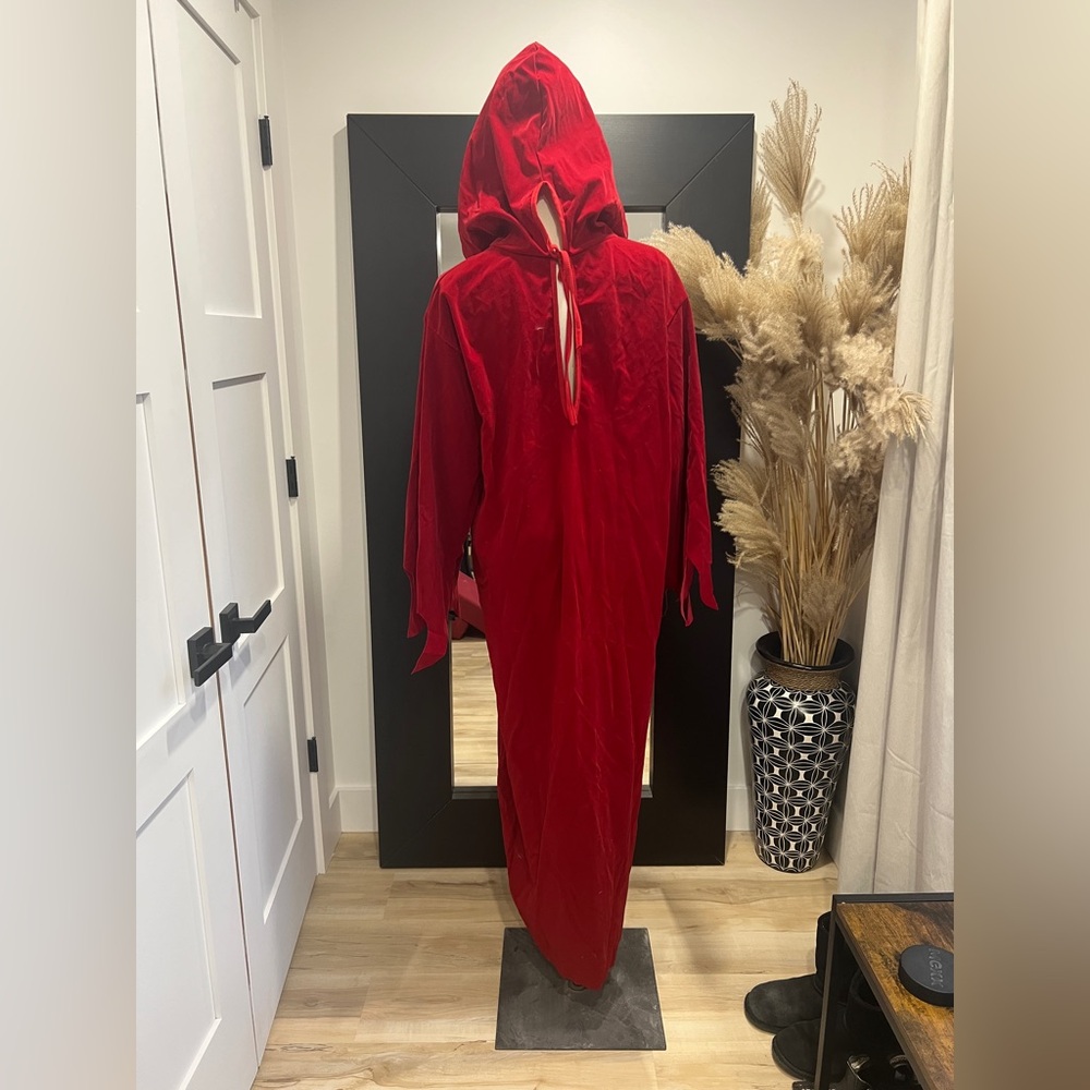 Red Hooded Velvet Robe Costume O/S - Picture 2 of 3